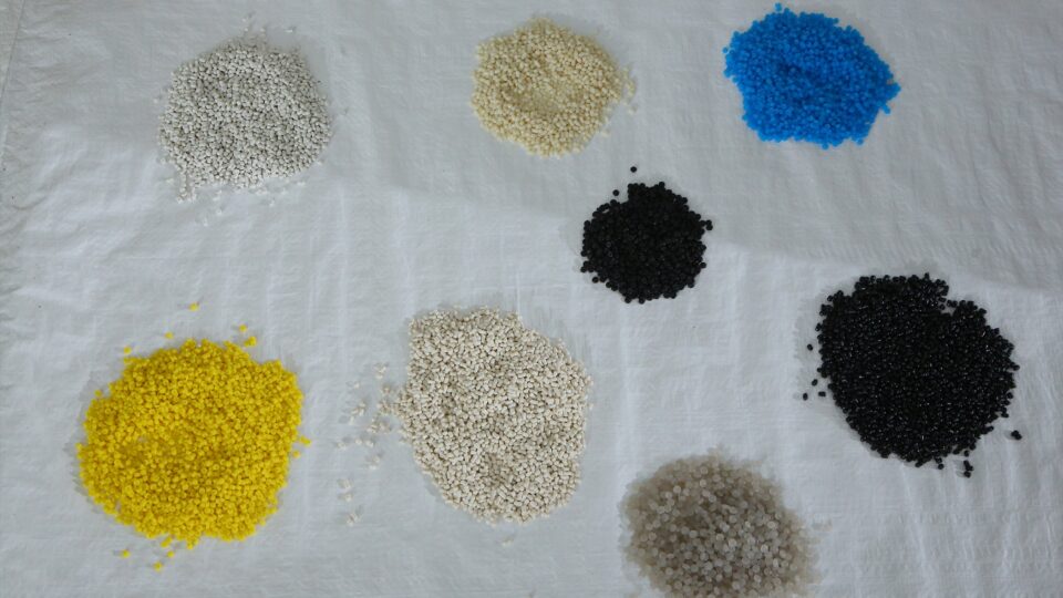 Uniform pellet grain site provides for homogeneous mixture in new material